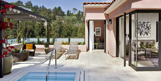 Фотография: Терраса в стиле Современный, Минимализм, Мебель и свет, Дома и квартиры, Городские места, Отель, Бассейн, Подсветка – фото на INMYROOM