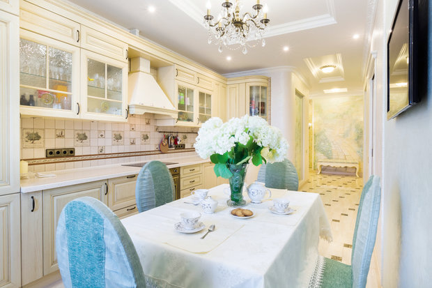 Фотография: Кухня и столовая в стиле Прованс и Кантри, Советы, Гид, как оформить кухонный фартук, энциклопедия_отделка – фото на INMYROOM