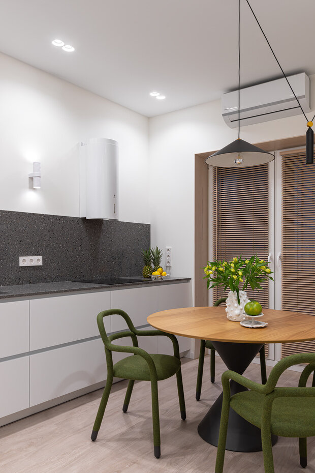 Фотография: Кухня и столовая в стиле Современный, Минимализм, Проект дня, Таунхаус, 3 комнаты, Более 90 метров, Алена Николаева – фото на INMYROOM