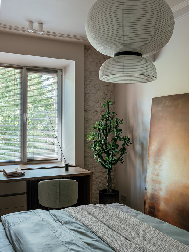 Фотография: Спальня в стиле Современный, Квартира, Проект дня, Минск, Мария Зайцева, Сталинка, Кирпичный дом, 2 комнаты, 40-60 метров, современный с элементами минимализма и эко-стиля – фото на INMYROOM