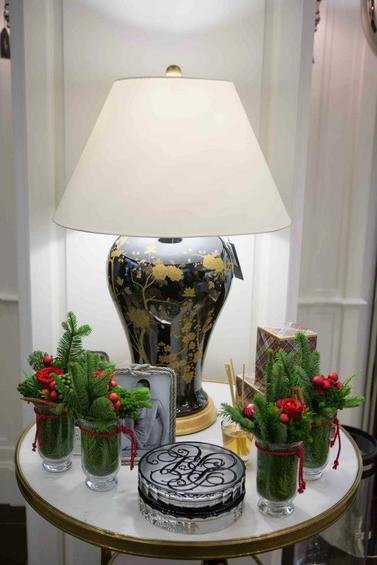 Фотография: Аксессуары в стиле Классический, Индустрия, События, Светильники – фото на INMYROOM