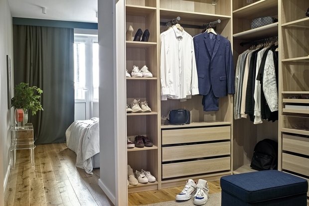 Фотография: Гардеробная в стиле Современный, Скандинавский, Квартира, Проект недели, Санкт-Петербург, Наталия Худая, 2 комнаты, 60-90 метров, Монолитно-кирпичный – фото на INMYROOM