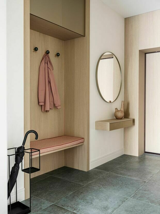 Фотография: Прихожая в стиле Современный, Эклектика, Квартира, Проект дня, 4 и больше, Более 90 метров, Екатерина Митрошина, Анна Оробинская, Наталья Боник – фото на INMYROOM