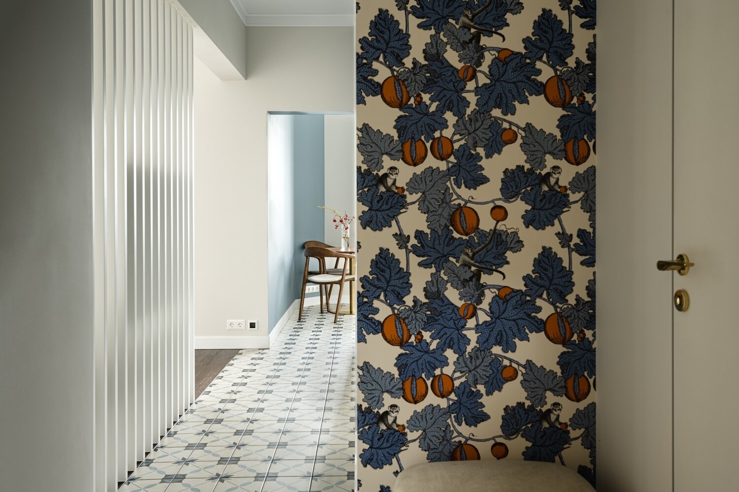 Фотография: Прихожая в стиле Классический, Современный, Квартира, Советы, Москва, узкая прихожая, идеи обустройства прихожей, Сталинка, UN Buro, Анастасия Потапова – фото на INMYROOM Фотография: Прихожая в стиле Классический, Современный, Квартира, Советы, Москва, узкая прихожая, идеи обустройства прихожей, Сталинка, UN Buro, Анастасия Потапова – фото на INMYROOM