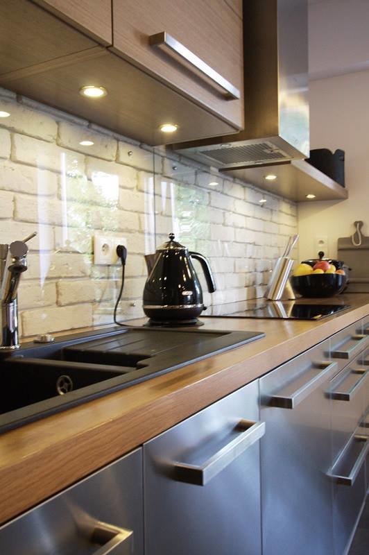 Фотография: Кухня и столовая в стиле Современный, Хай-тек, Лофт, Квартира, Дома и квартиры, Индустриальный, Польша – фото на INMYROOM