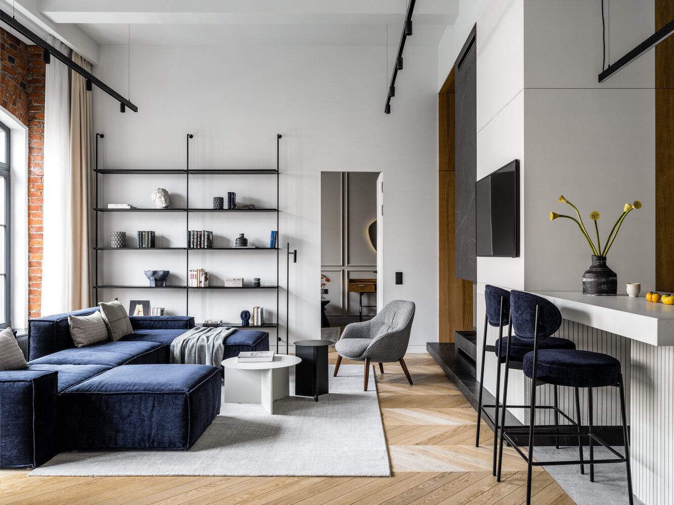 Фотография: Кухня и столовая в стиле Современный, Лофт, Квартира, Проект недели, Москва, Кирпичный дом, 3 комнаты, Более 90 метров, Сергей Клочков, #эксклюзивныепроекты, Dinamika Architects – фото на INMYROOM Фотография: Кухня и столовая в стиле Современный, Лофт, Квартира, Проект недели, Москва, Кирпичный дом, 3 комнаты, Более 90 метров, Сергей Клочков, #эксклюзивныепроекты, Dinamika Architects – фото на INMYROOM