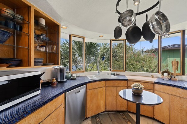 Фотография: Кухня и столовая в стиле Эко, Дом, Гид, Индивидуальный проект – фото на INMYROOM