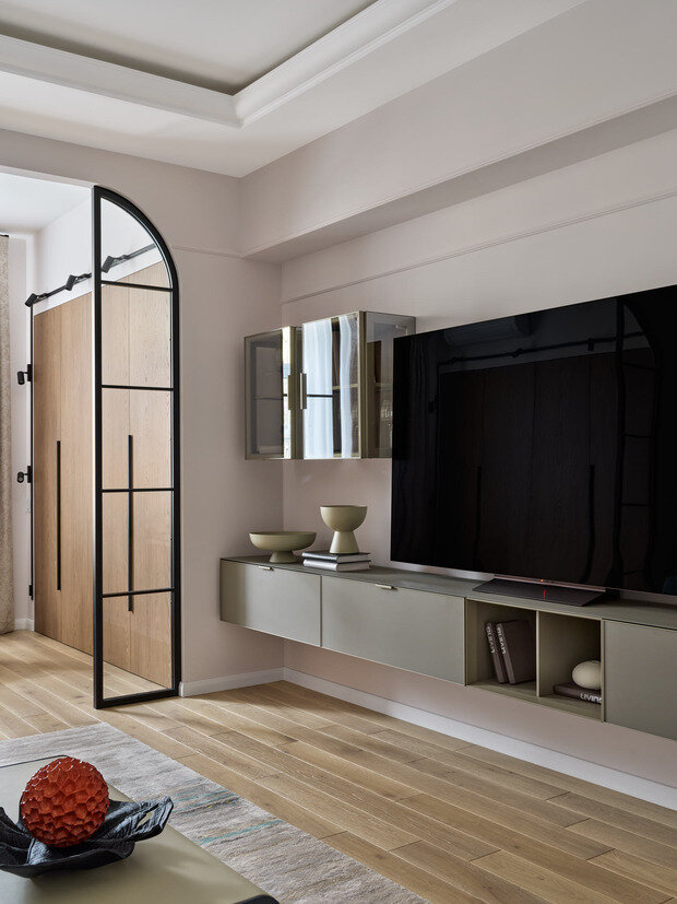 Фотография: Гостиная в стиле Современный, Квартира, Проект дня, Москва, Сталинка, 3 комнаты, Более 90 метров, Анастасия Уфимцева – фото на INMYROOM