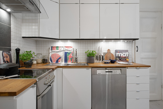 Фотография: Кухня и столовая в стиле Скандинавский, Малогабаритная квартира, Квартира, Швеция, Дома и квартиры, Гетеборг – фото на INMYROOM