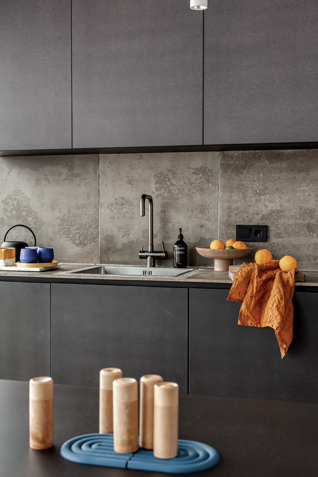 Фотография: Кухня и столовая в стиле Минимализм, Современный, Квартира, Проект недели, Москва, 3 комнаты, Более 90 метров, num.21, Анастасия Клименко – фото на INMYROOM