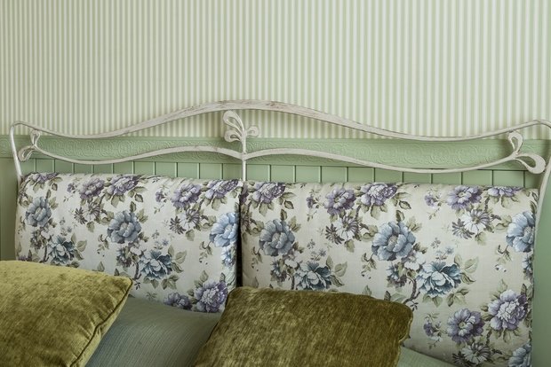 Фотография: Спальня в стиле Прованс и Кантри, Квартира, Проект недели, Москва, Евгения Матвеенко, FlatsDesign, Виктор Чернышов, новостройка, Монолитный дом, 1 комната, 40-60 метров – фото на INMYROOM