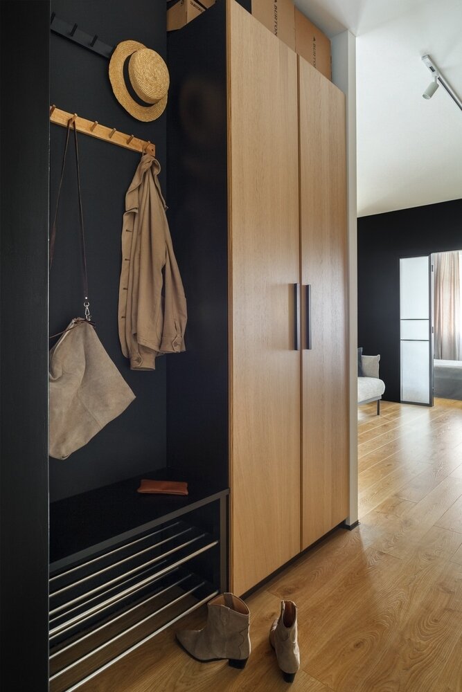 Фотография: Прихожая в стиле Современный, Минимализм, Скандинавский, Малогабаритная квартира, Квартира, Проект недели, Краснодар, 2 комнаты, 40-60 метров, Монолитно-кирпичный, Denish Design, Кристина Селютина – фото на INMYROOM Фотография: Прихожая в стиле Современный, Минимализм, Скандинавский, Малогабаритная квартира, Квартира, Проект недели, Краснодар, 2 комнаты, 40-60 метров, Монолитно-кирпичный, Denish Design, Кристина Селютина – фото на INMYROOM