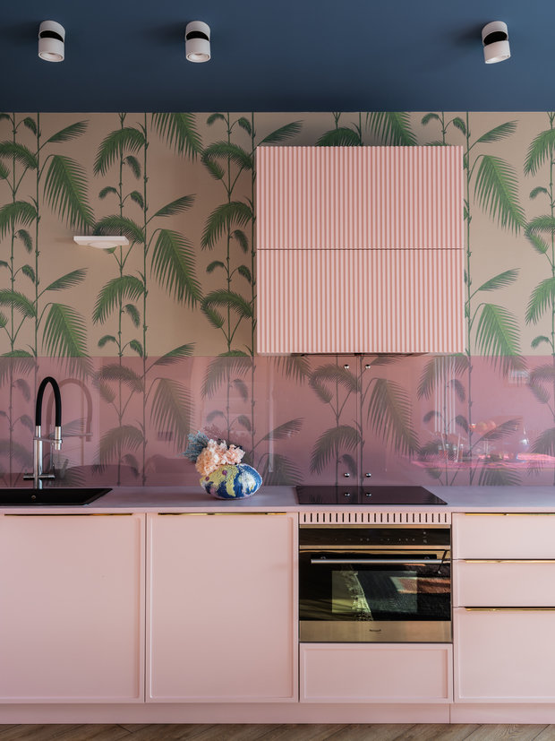 Фотография: Кухня и столовая в стиле Эклектика, Квартира, Проект недели, Краснодар, 3 комнаты, Более 90 метров, Aldo&Aldo, Ярослав Алдошин, Елена Алдошина – фото на INMYROOM