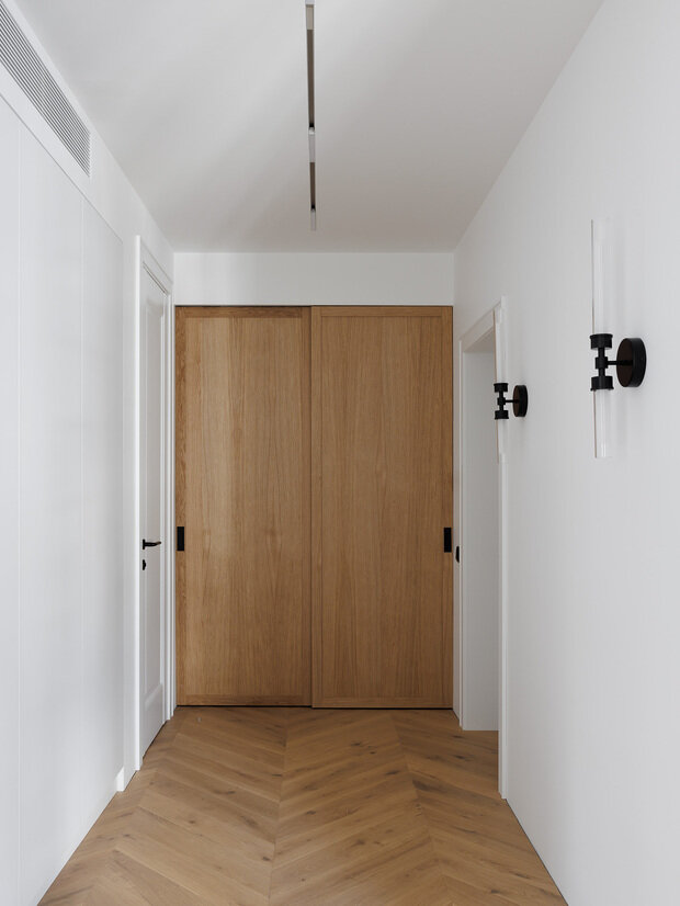 Фотография: Прихожая в стиле Скандинавский, Современный, Эклектика, Минимализм, Квартира, Проект дня, Санкт-Петербург, Кирпичный дом, 3 комнаты, Более 90 метров, Елена Булович – фото на INMYROOM