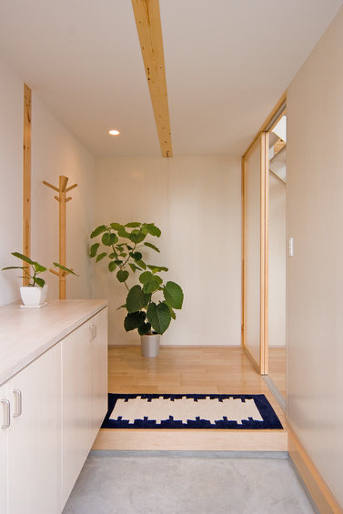 Фотография: Прихожая в стиле Эко, Дом, Дома и квартиры, Япония – фото на INMYROOM