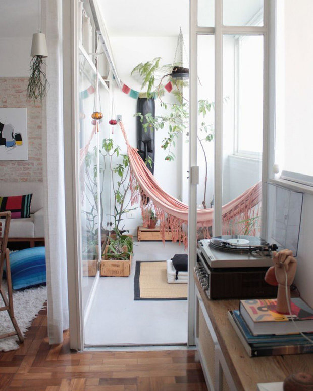 Фотография: Балкон в стиле Скандинавский, Советы, уборка, городской балкон – фото на INMYROOM