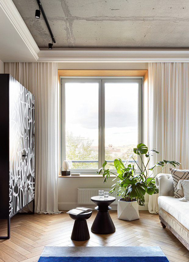 Фотография: Гостиная в стиле Эклектика, Малогабаритная квартира – фото на INMYROOM