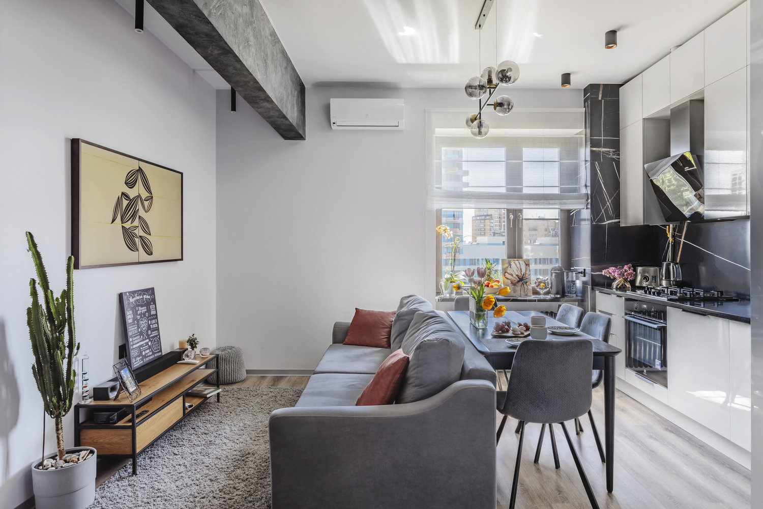 Фотография: Кухня и столовая в стиле Современный, Квартира, Проект недели, Москва, 4 и больше, 60-90 метров, Спецпроект – фото на INMYROOM