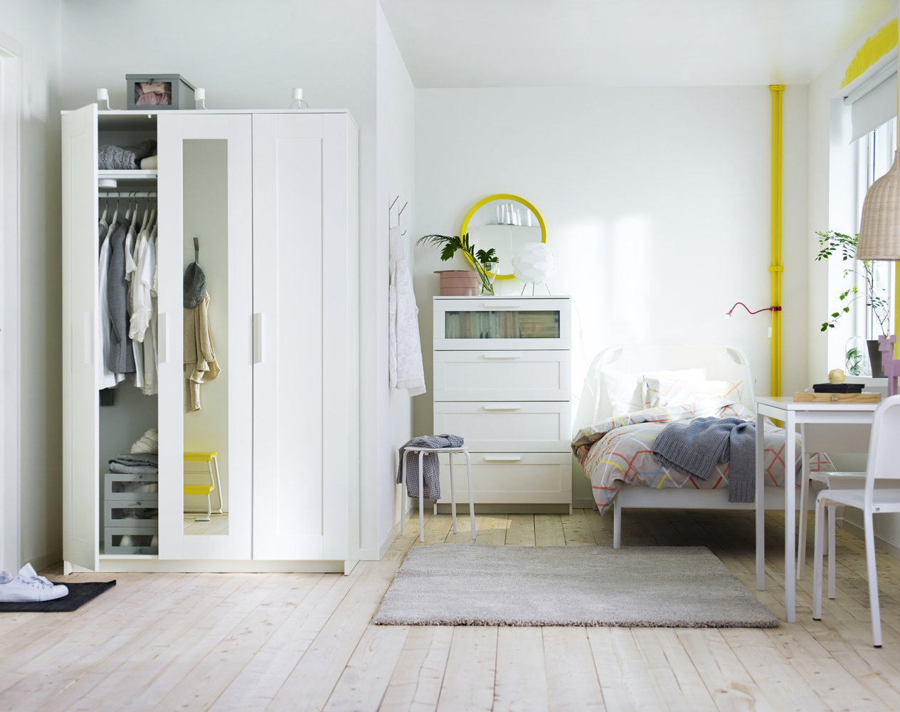 Комод и платяной шкаф БРИМНЭС Комод и платяной шкаф БРИМНЭС