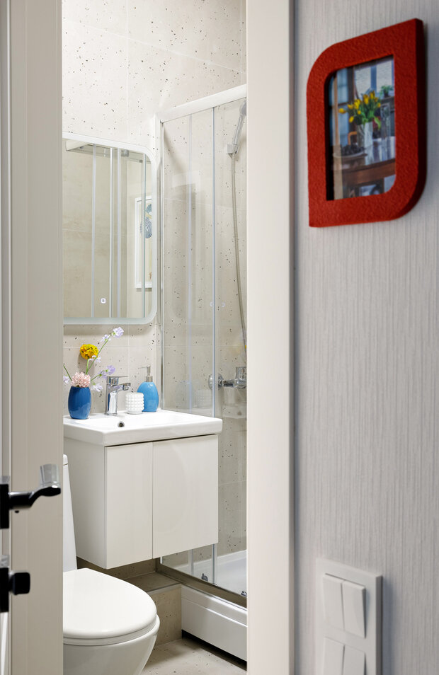 Фотография: Ванная в стиле Современный, Малогабаритная квартира, Квартира, Студия, Проект дня, Сочи, до 40 метров, Анастасия Дубовскова – фото на INMYROOM