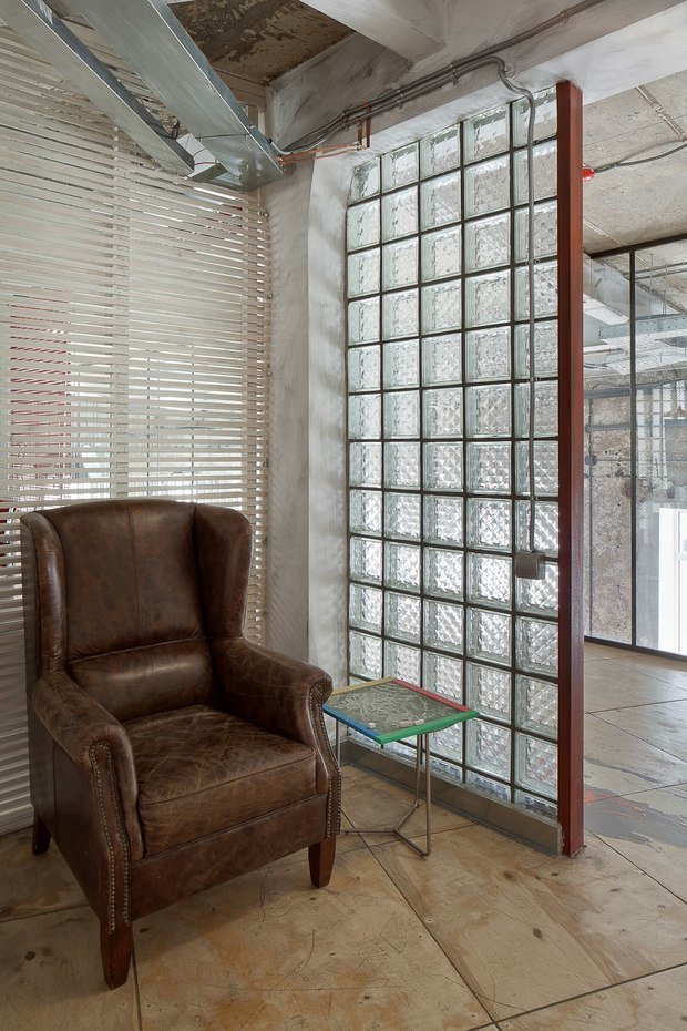 Фото из портфолио Офис медиагруппы "ЖИВИ" на Арме – фотографии дизайна интерьеров на INMYROOM