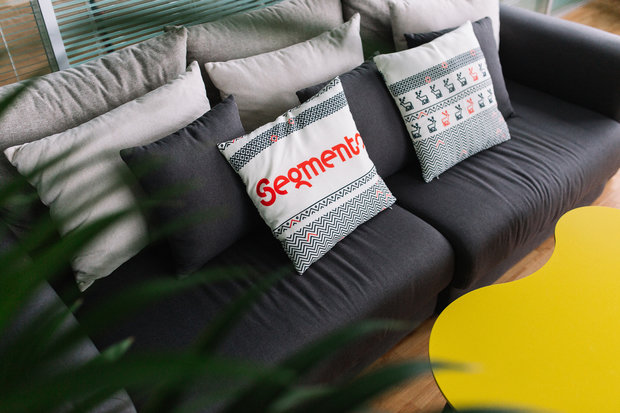 Фото из портфолио Офис компании Segmento – фотографии дизайна интерьеров на INMYROOM