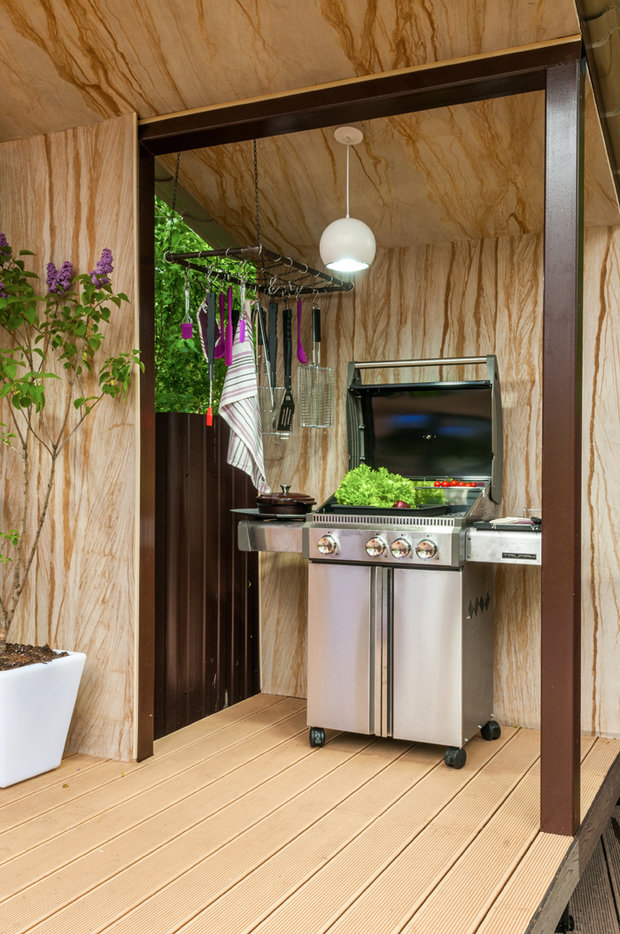 Фотография: Кухня и столовая в стиле Современный, Эко, Прованс и Кантри, Эклектика, MW-LIGHT, Мебель и свет, Терраса, Белый, Дача, Зеленый, Бежевый, Коричневый, Подмосковье, Дом и дача, Фундэкс, Еврогриль, Степан.Ру, Малаховка, HOROZ Electric, Уютерра, Rondell, Zeta, «Хомгарт», Terradeck, Gliga Stone, НЕОПОРМ, Полигаль Восток, Тамак, ROYS, Роман Белянин, Алексей Жбанко, кашпо с подсветкой, освещение на террасе, облицовка из гибкого камня, потолок из поликарбоната – фото на INMYROOM