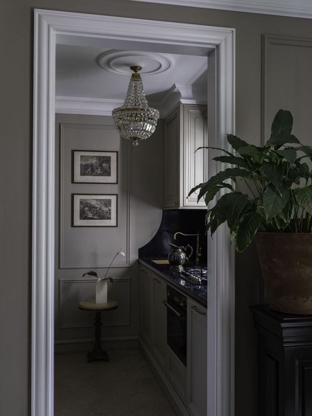 Фотография: Кухня и столовая в стиле Классический, Современный, Эклектика, Малогабаритная квартира, Квартира, Проект дня, Москва, Хрущевка, Кирпичный дом, 2 комнаты, до 40 метров, Винтажный, эклектика с элементами классики и современного, Дмитрий Якубов – фото на INMYROOM