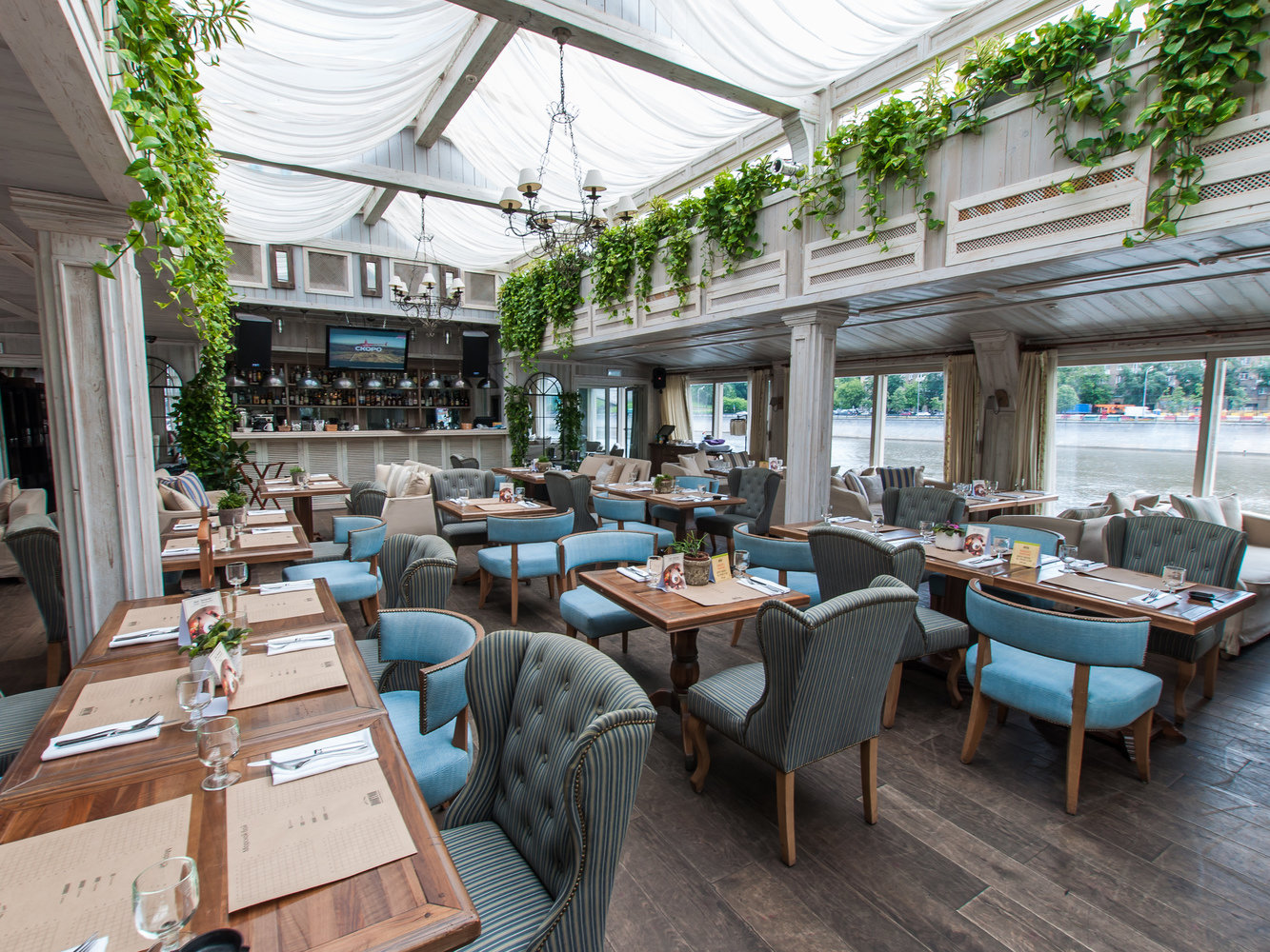 Фотография: в стиле Классический, Современный, Прованс и Кантри, Италия, Дома и квартиры, Городские места, Прованс, Ресторан – фото на INMYROOM