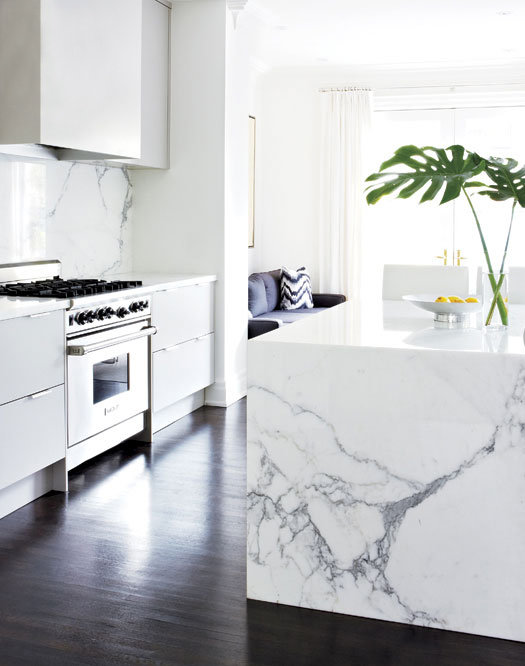 Фотография: Кухня и столовая в стиле Современный, Классический, Декор интерьера, Дом, Дома и квартиры, Неоклассика – фото на INMYROOM Фотография: Кухня и столовая в стиле Современный, Классический, Декор интерьера, Дом, Дома и квартиры, Неоклассика – фото на INMYROOM