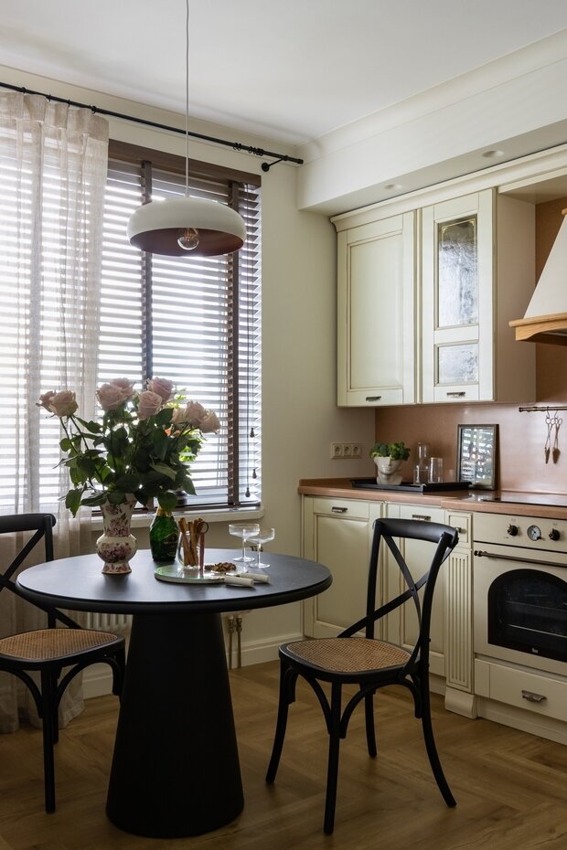 Фотография: Кухня и столовая в стиле Прованс и Кантри, Эклектика, Малогабаритная квартира, Квартира, Студия, Проект недели, Санкт-Петербург, 40-60 метров, Мария Качкина – фото на INMYROOM