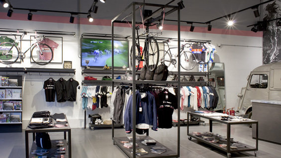 Фотография: Гардеробная в стиле Лофт, Дома и квартиры, Городские места, Лондон, Кафе и рестораны – фото на INMYROOM