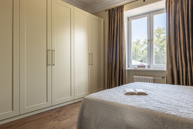 Фотография: Спальня в стиле Эклектика, Винтажный, Квартира, Проект дня, Москва, Сталинка, Кирпичный дом, 3 комнаты, 60-90 метров, эклектичный с элементами этники и современного дизайна, Екатерина Евтихиева – фото на INMYROOM