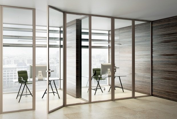 Фотография: Офис в стиле Минимализм, Гид, Зонирование, UNION, раздвижные перегородки, зонирование с помощью перегородок – фото на INMYROOM