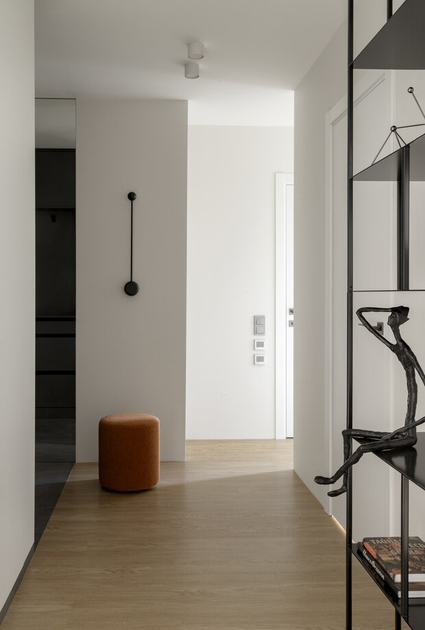 Фотография: Прихожая в стиле Современный, Минимализм, Квартира, Проект дня, Москва, Панельный дом, 2 комнаты, 40-60 метров, Мария Лебедева – фото на INMYROOM