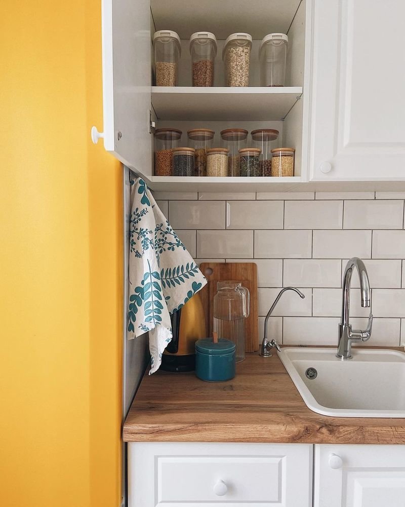 Фотография: Кухня и столовая в стиле Скандинавский, Квартира, Проект недели, Сбербанк, домклик, Сбер, СберСтрахование – фото на INMYROOM Фотография: Кухня и столовая в стиле Скандинавский, Квартира, Проект недели, Сбербанк, домклик, Сбер, СберСтрахование – фото на INMYROOM