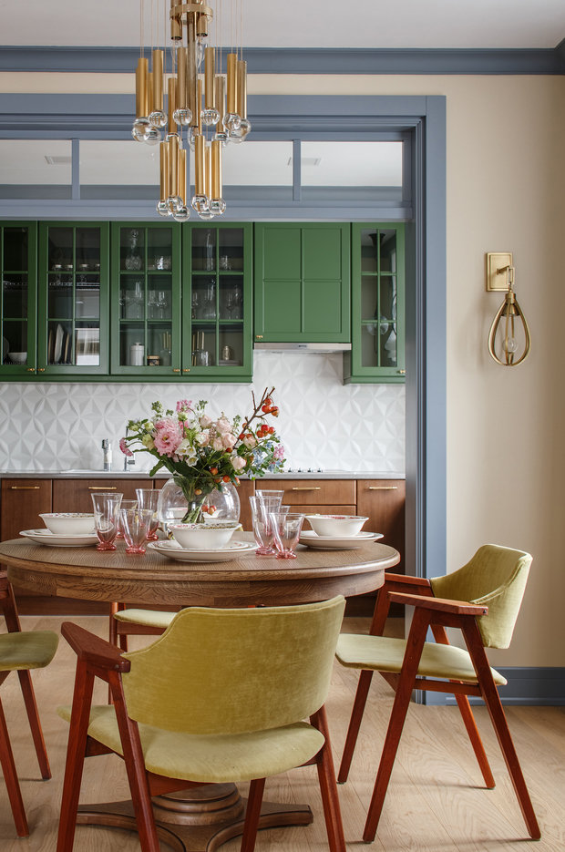 Фотография: Кухня и столовая в стиле Современный, Эклектика, Квартира, Проект недели, Москва, Надя Зотова, 4 и больше, Более 90 метров, студия Enjoy Home, #эксклюзивныепроекты, Михаил Лоскутов – фото на INMYROOM