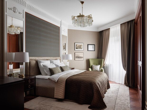 Фотография: Спальня в стиле Классический, Современный, Эклектика, Квартира, Проект дня, Санкт-Петербург, Кирпичный дом, 4 и больше, Более 90 метров, Эксклюзивные проекты, современный с элементами классики и роскоши, Елена Куртина, Жанна Тульнова – фото на INMYROOM