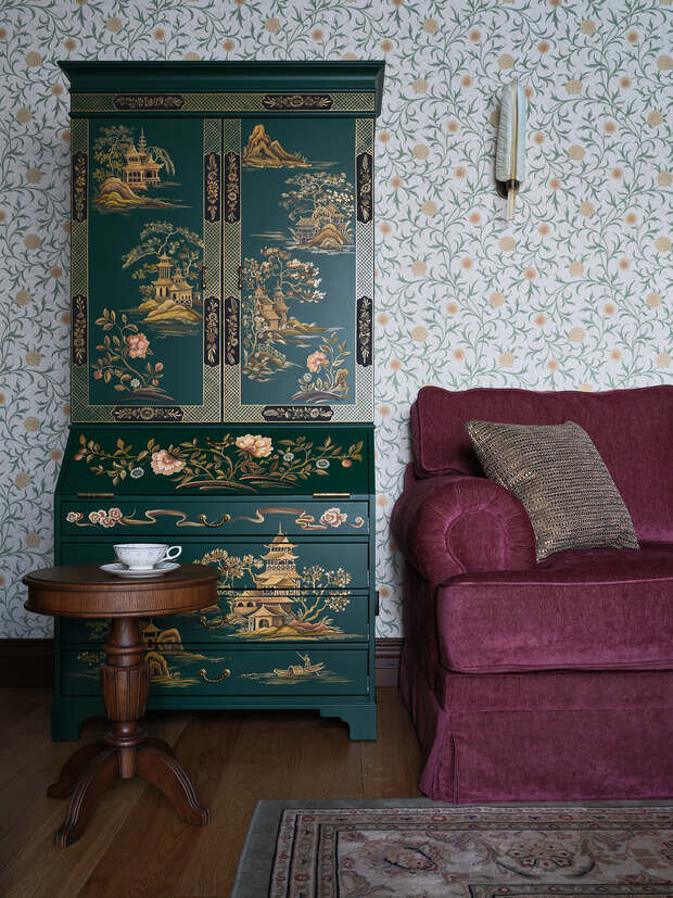 Фотография: Гостиная в стиле Классический, Проект дня, Дача, Подмосковье, Дом и дача, Истринский район, Кирпичный дом, 3 комнаты, Более 90 метров, Дженнет Койтемирова, классический с элементами викторианского и английского стиля – фото на INMYROOM