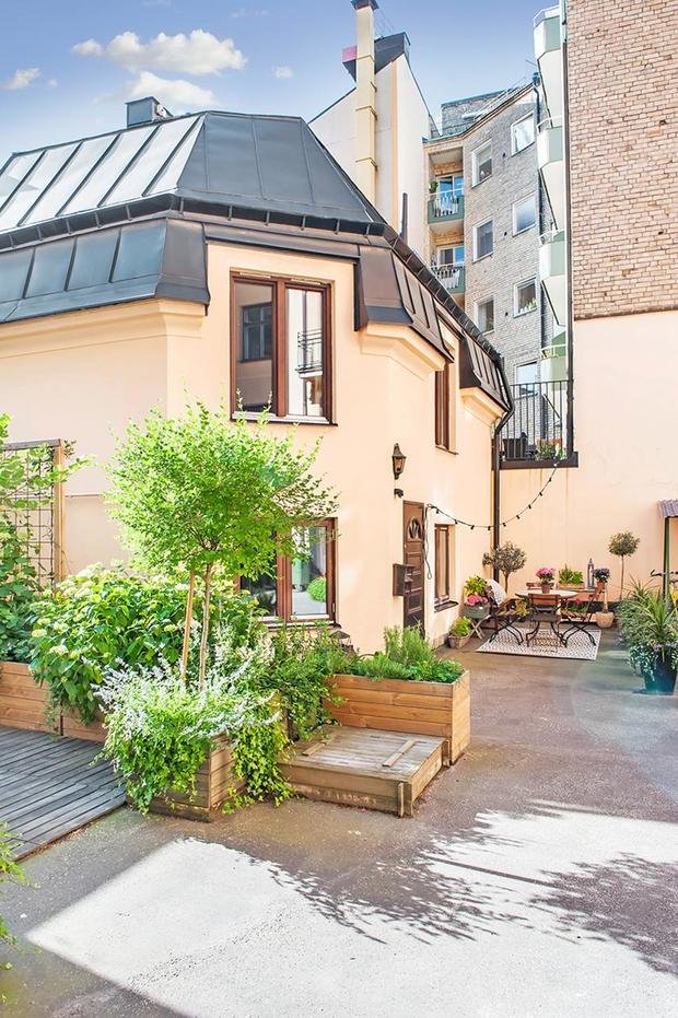 Фото из портфолио Частный дом в условиях города с собственным садом – фотографии дизайна интерьеров на INMYROOM