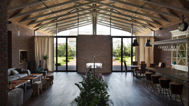 Фотография: Гостиная в стиле Прованс и Кантри, Современный, Дом, Проект недели, Дом и дача, Ростовская область, Евгений Задорожний, Архитектурная студия «ЧАДО», кирпич в отделке – фото на INMYROOM