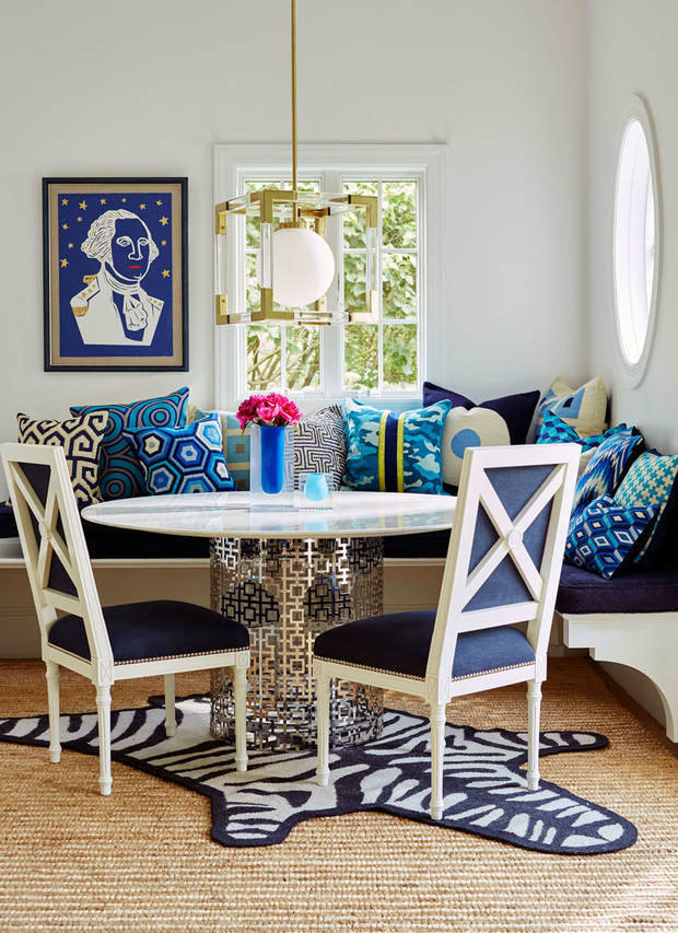 Фотография: Гостиная в стиле Восточный, Советы, Розовый, Инна Усубян, Нина Романюк, Илья Насонов, Tikkurila, Анна Ковальченко, Диана Балашова, Марина Брагинская, Джонатан Адлер, Келли Уистлер, Абигейл Ахерн, Клод Картье, Atelier Interior, Flamingo – фото на INMYROOM