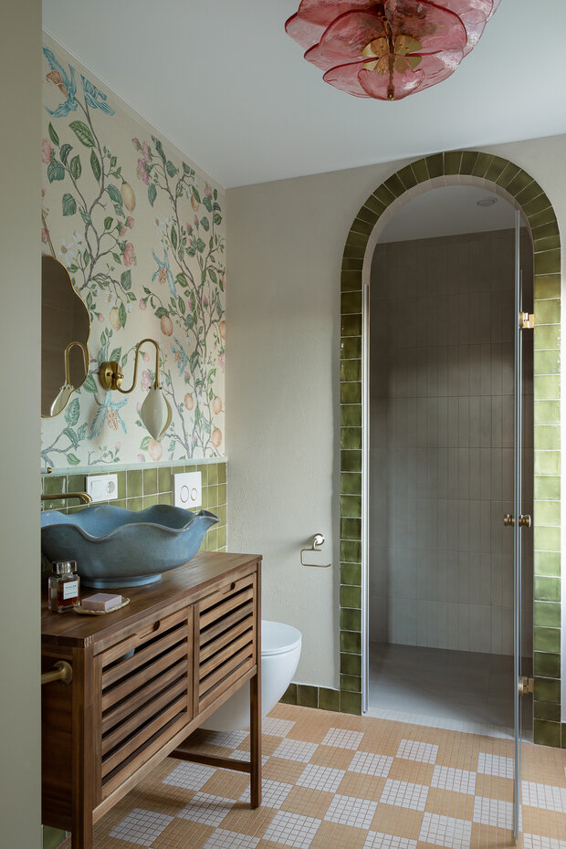Фотография: Ванная в стиле Современный, Эклектика, Дом, Проект дня, Дом и дача, Свердловская область, 3 комнаты, 60-90 метров, современный с элементами нежного романтизма, Кристина Салангина, Анастасия Гавриленко – фото на INMYROOM