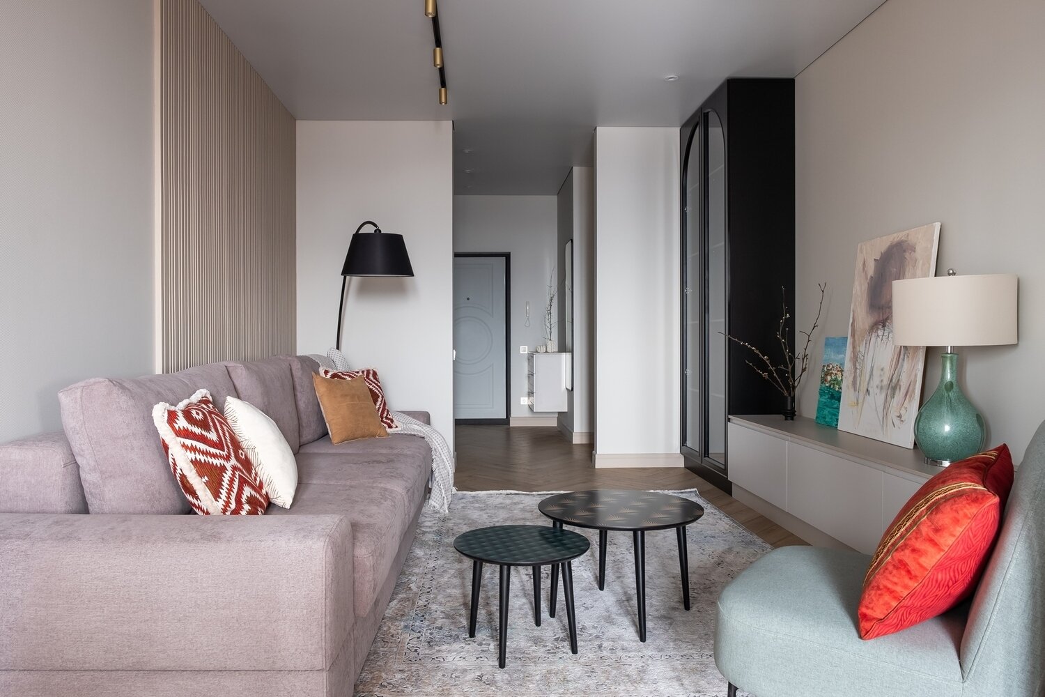 Фотография: Гостиная в стиле Современный, Квартира, Проект недели, Ростов-на-Дону, 4 и больше, Более 90 метров, Монолитно-кирпичный, Koko design – фото на INMYROOM Фотография: Гостиная в стиле Современный, Квартира, Проект недели, Ростов-на-Дону, 4 и больше, Более 90 метров, Монолитно-кирпичный, Koko design – фото на INMYROOM