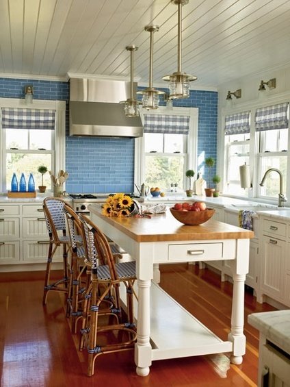 Фотография: Кухня и столовая в стиле Прованс и Кантри, Дом, Интерьер комнат – фото на INMYROOM