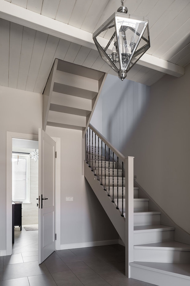 Фотография: Прихожая в стиле Прованс и Кантри, Дом, Проект недели, Дом и дача, 4 и больше, Более 90 метров, Татьяна Дамиани-Каштанова, Алексей Соколов – фото на INMYROOM