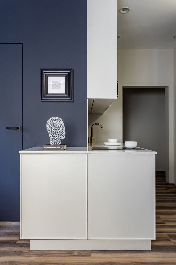 Фотография: Кухня и столовая в стиле Современный, Эклектика, Малогабаритная квартира, Квартира, Студия, Проект дня, Москва, Кирпичный дом, до 40 метров, современный с элементами ар-деко – фото на INMYROOM