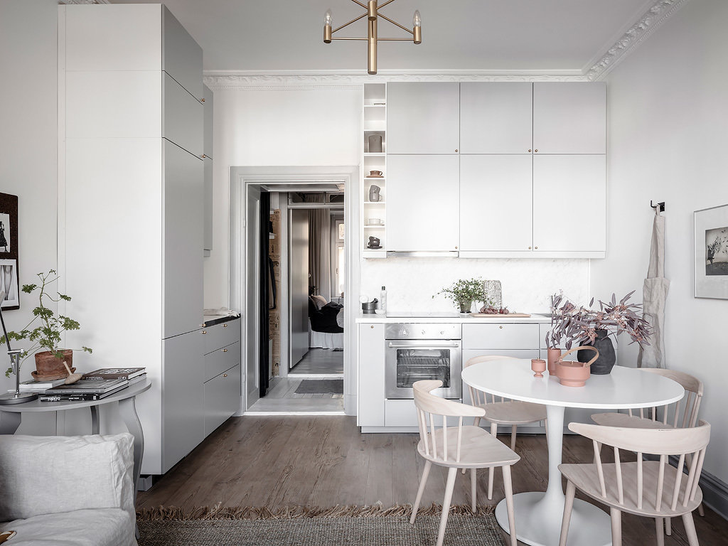 Фотография: Кухня и столовая в стиле Скандинавский, Лофт, Декор интерьера, Квартира, Планировки, Декор, Белый, Серый, 2 комнаты, до 40 метров – фото на INMYROOM
