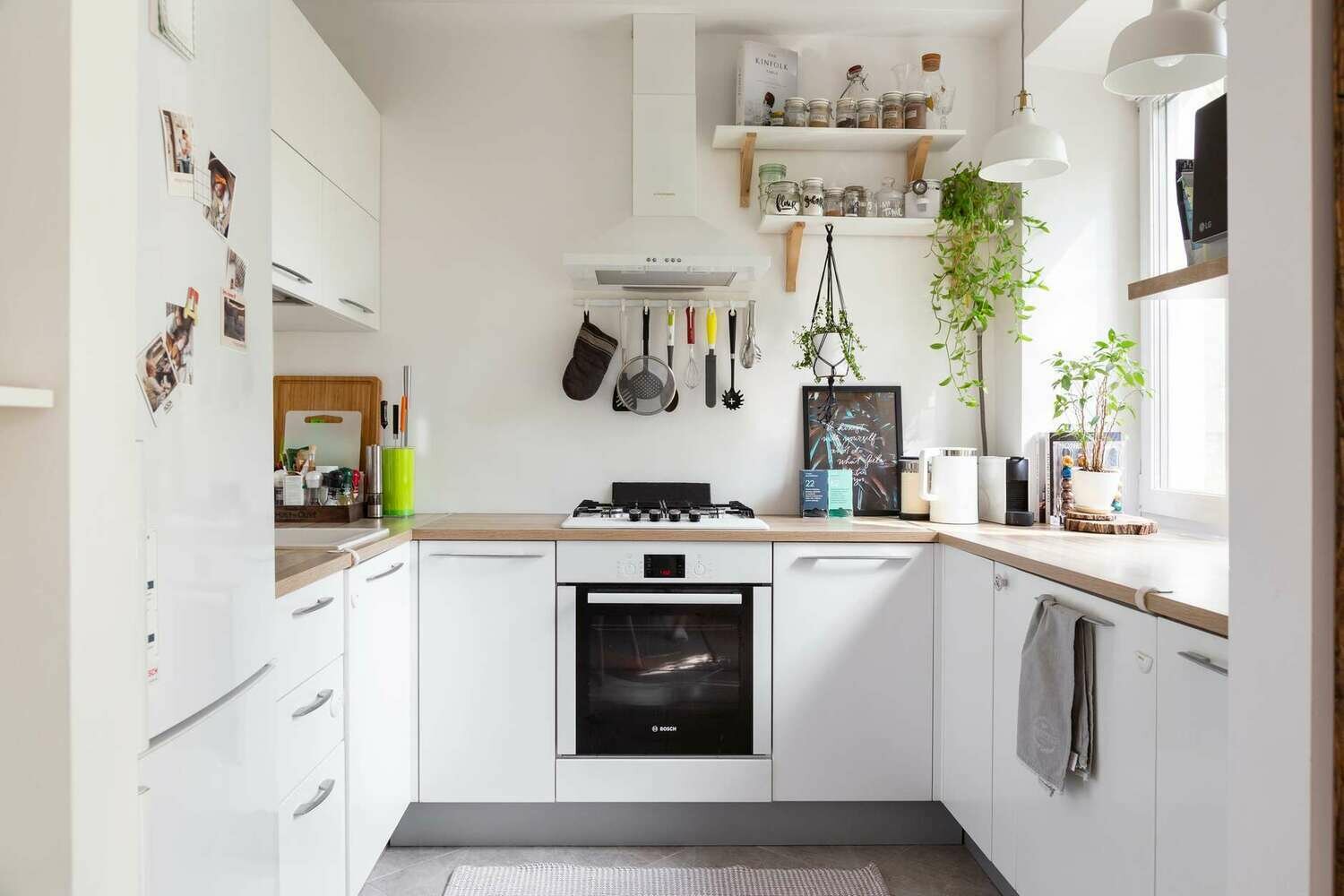 Фотография: в стиле , Кухня и столовая, Гид, кухня в хрущевке, как оформить интерьер кухни, эргономика маленькой кухни, Хрущевка – фото на INMYROOM Фотография: в стиле , Кухня и столовая, Гид, кухня в хрущевке, как оформить интерьер кухни, эргономика маленькой кухни, Хрущевка – фото на INMYROOM