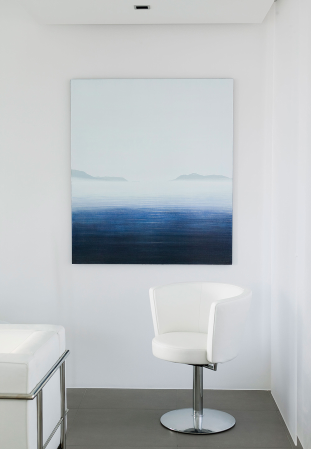 Фотография: Декор в стиле Современный, Хай-тек, Малогабаритная квартира, Квартира, Цвет в интерьере, Дома и квартиры, Белый, Минимализм – фото на INMYROOM